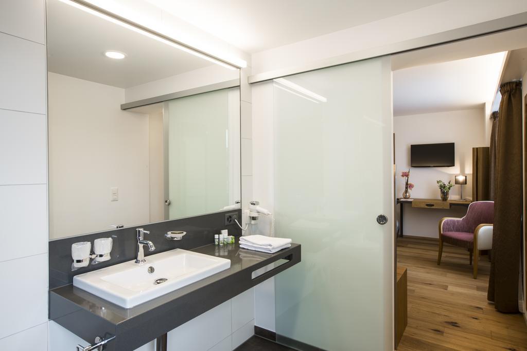 Romantik Hotel Le Vignier Avry-devant-Pont Δωμάτιο φωτογραφία
